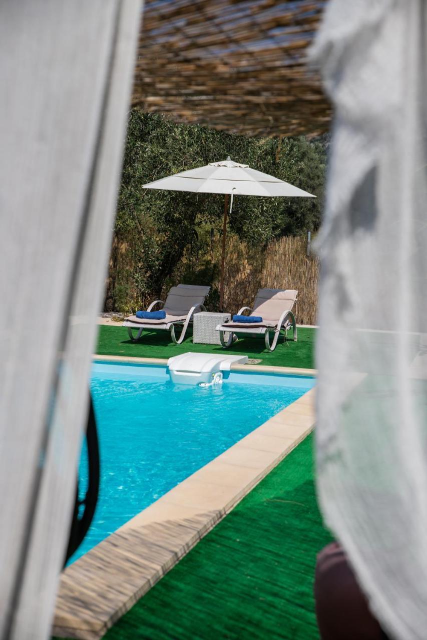 Villa Rigilis Nidhrion Exteriör bild
