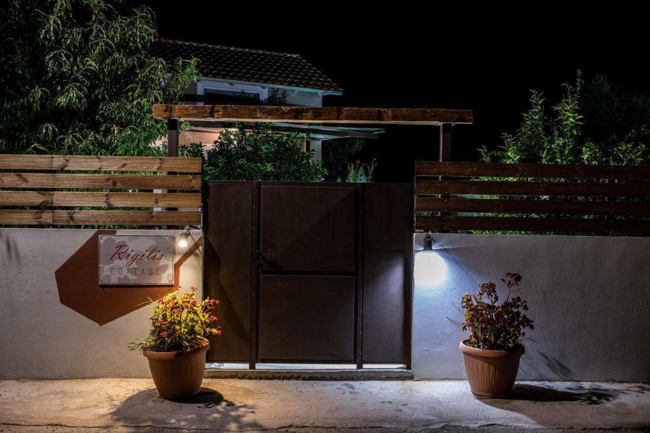 Villa Rigilis Nidhrion Exteriör bild