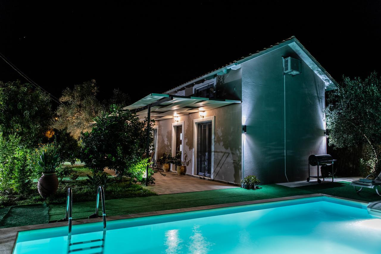 Villa Rigilis Nidhrion Exteriör bild